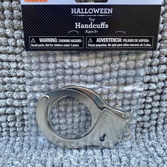 Halloween Toy handcuffs NWT | Ages 8+ - Picture 1 of 4